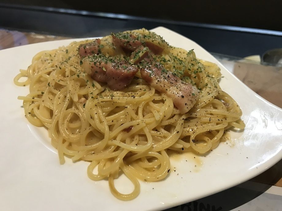 たっぷりベーコンのカルボナーラ