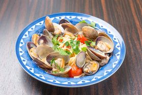 大粒のアサリとチェリートマトのリングイネ