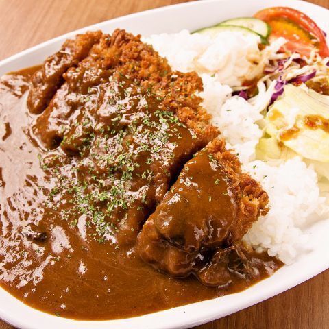 カツカレー（780円）