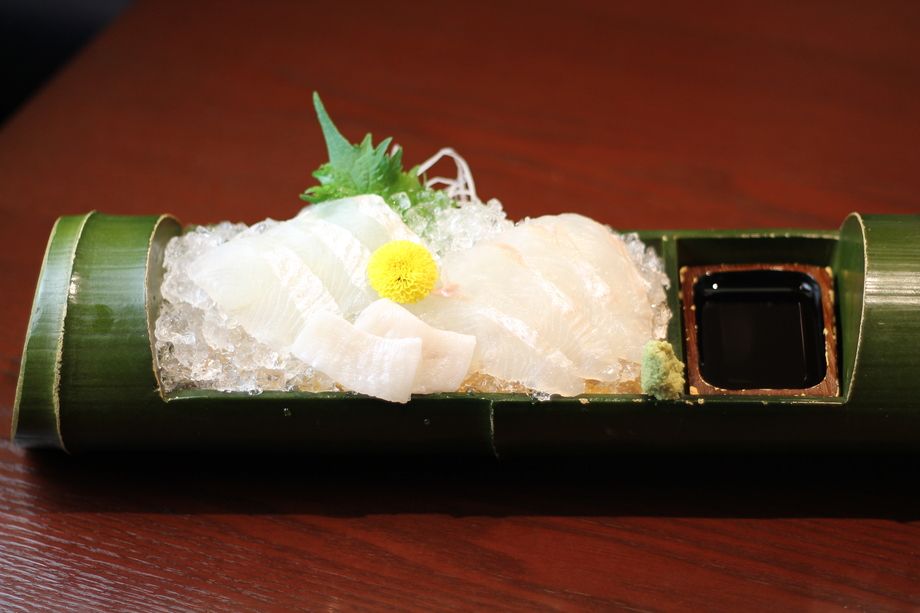 【活け・平目のお造り】