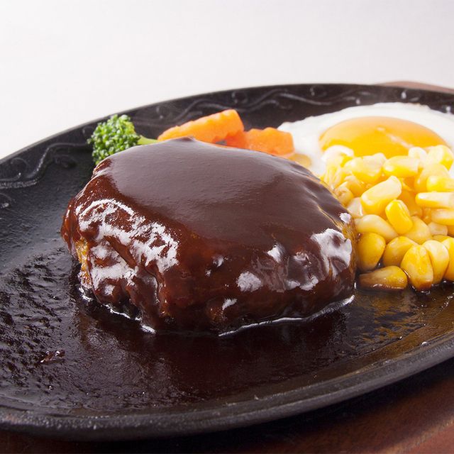 鉄板グリル　デミグラスハンバーグ（880円）
