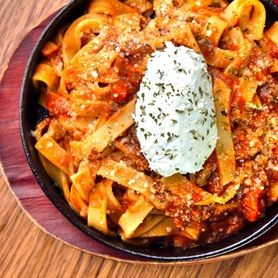 ★ロカボメニュー★粗挽き肉とクリームチーズの濃厚トマトパスタ