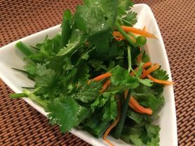 パクチーサラダ
