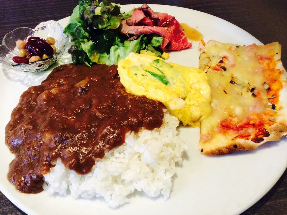 超豪華、プレートランチセット（１３９０円）