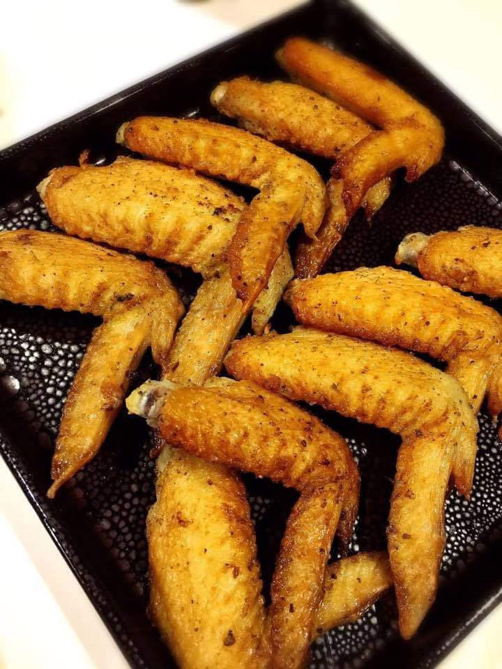 手羽先（1本200円、3本500円）（200～）