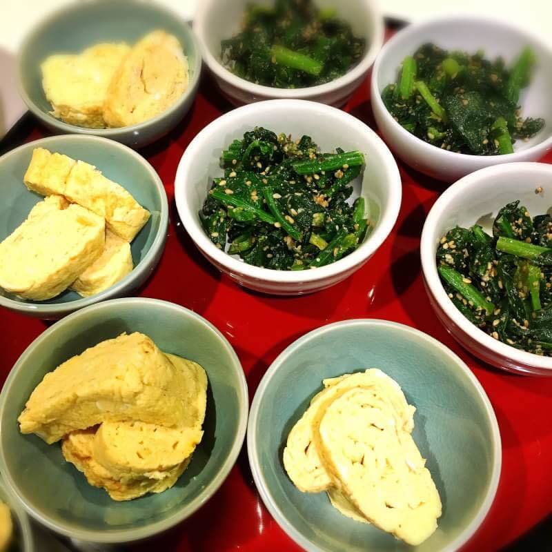 ほうれん草ゴマあえ、だし巻き（各300円）（300）