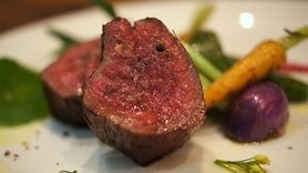 宮城県産・都萬牛の炭火焼き