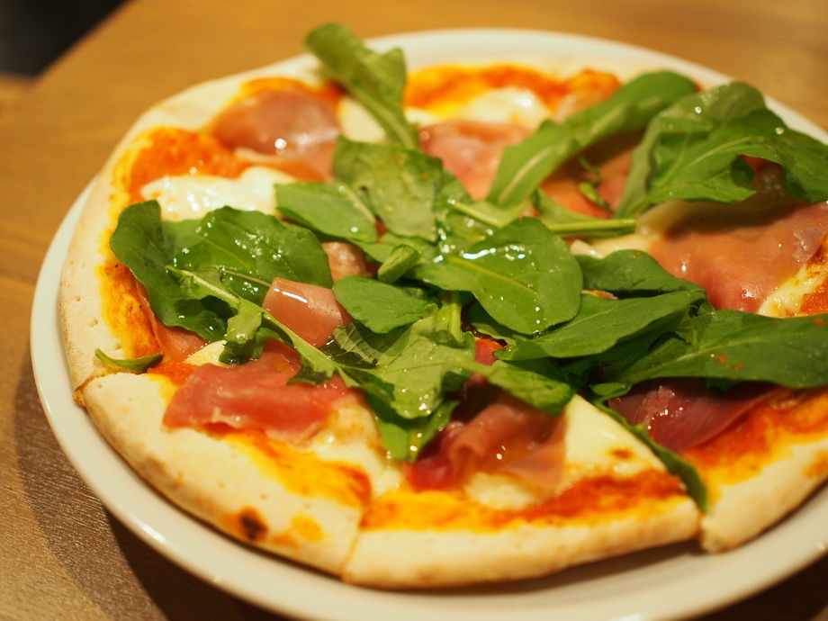 生ハムとルッコラのピッツァ（1480円）