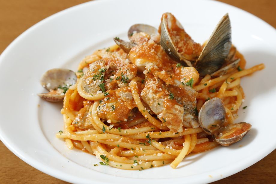 ブカティーニ　ペスカトーレ（980円）