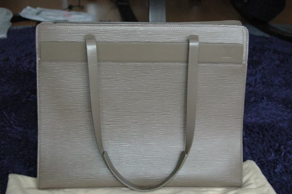 美品★ルイヴィトン★　エピ クロワゼットPM トートバック　レディース　正規品■ 中古　LOUIS VUITTON（38000）