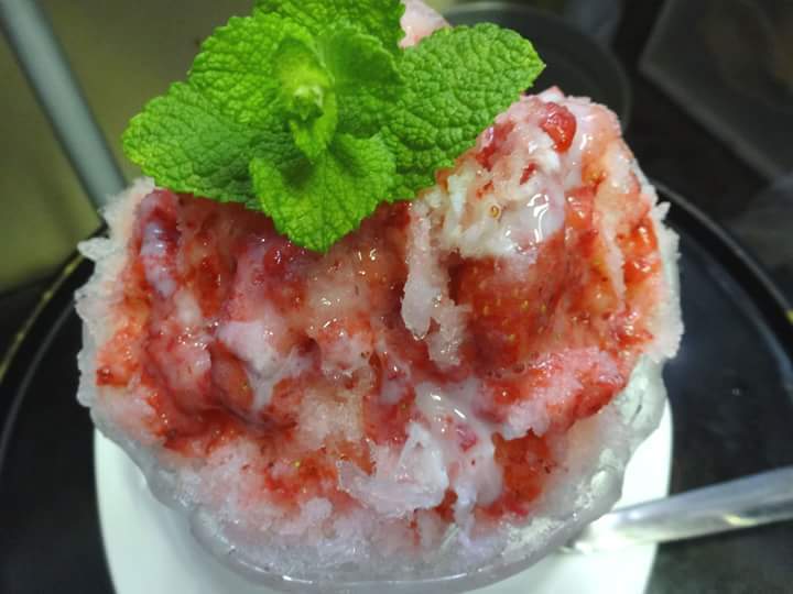 生いちごミルクかき氷