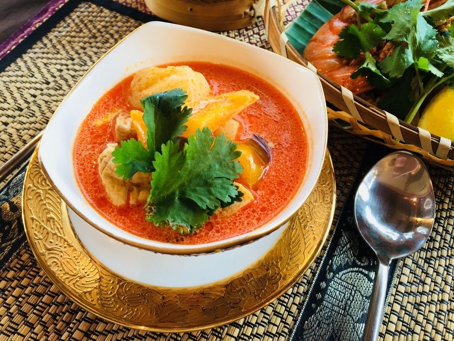 トンブリコース（全５品）ディナーだけでなくランチコースとしても大人気