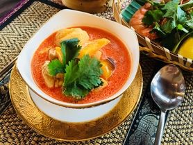 トンブリコース（全５品）ディナーだけでなくランチコースとしても大人気