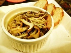 ベーコンときのこのアヒージョ