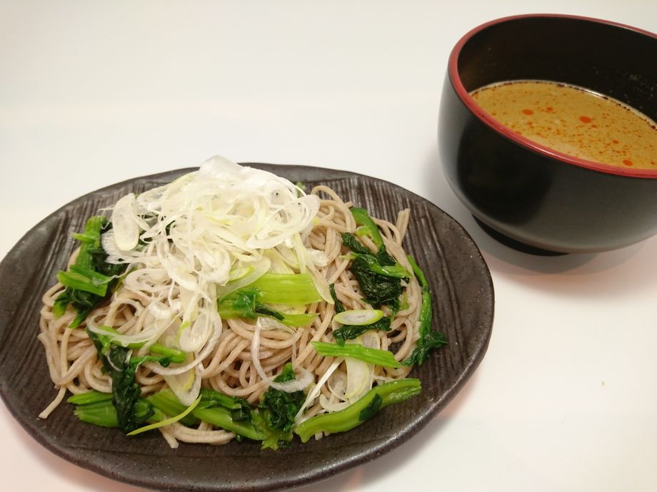 担々つけそば（946円）