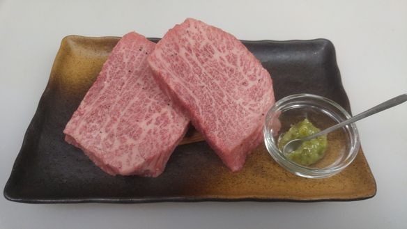 和牛A5ランク厚切りロースステーキ