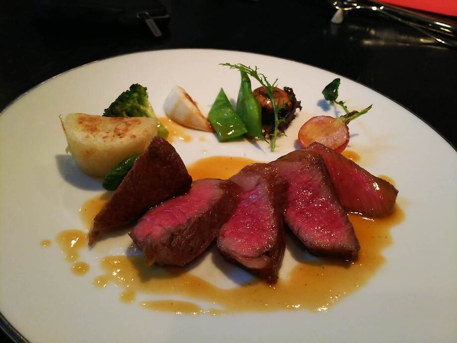 本日の特選A5ランク和牛のステーキ