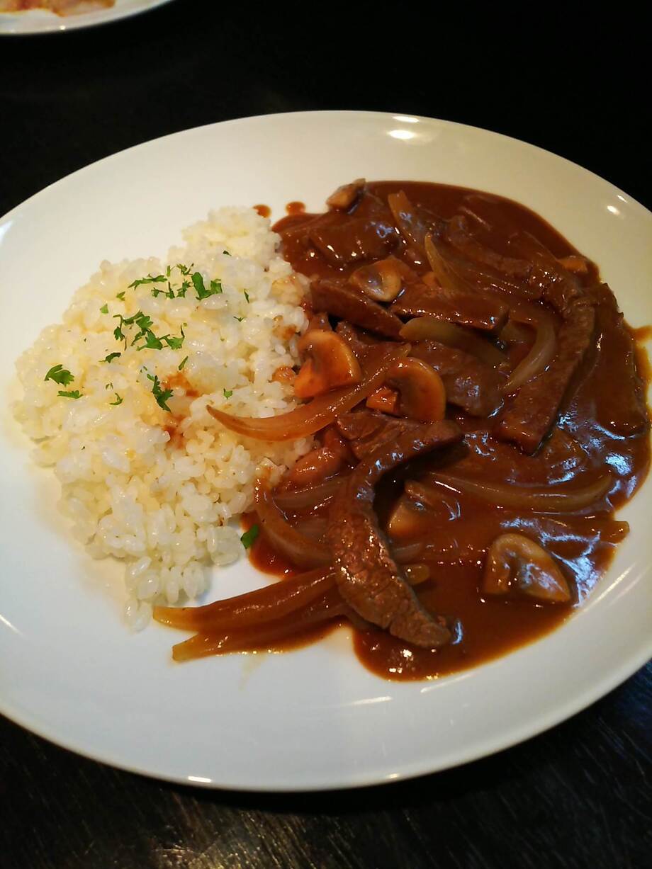 ビーフストロガノフ(神戸牛を使用しております)