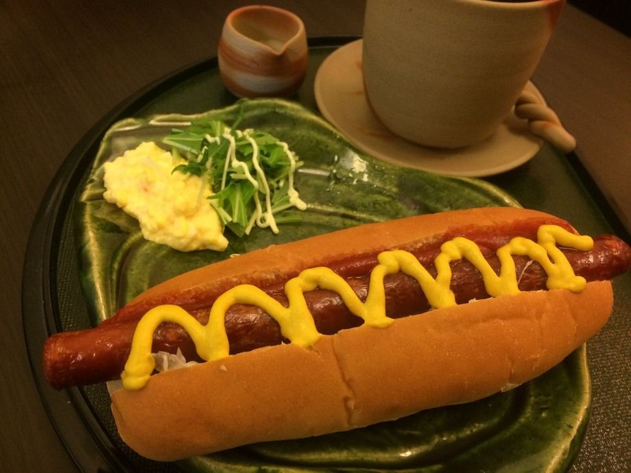 ナイトモーニングEセット（ホットドッグ）（450円（ドリンク限定有））