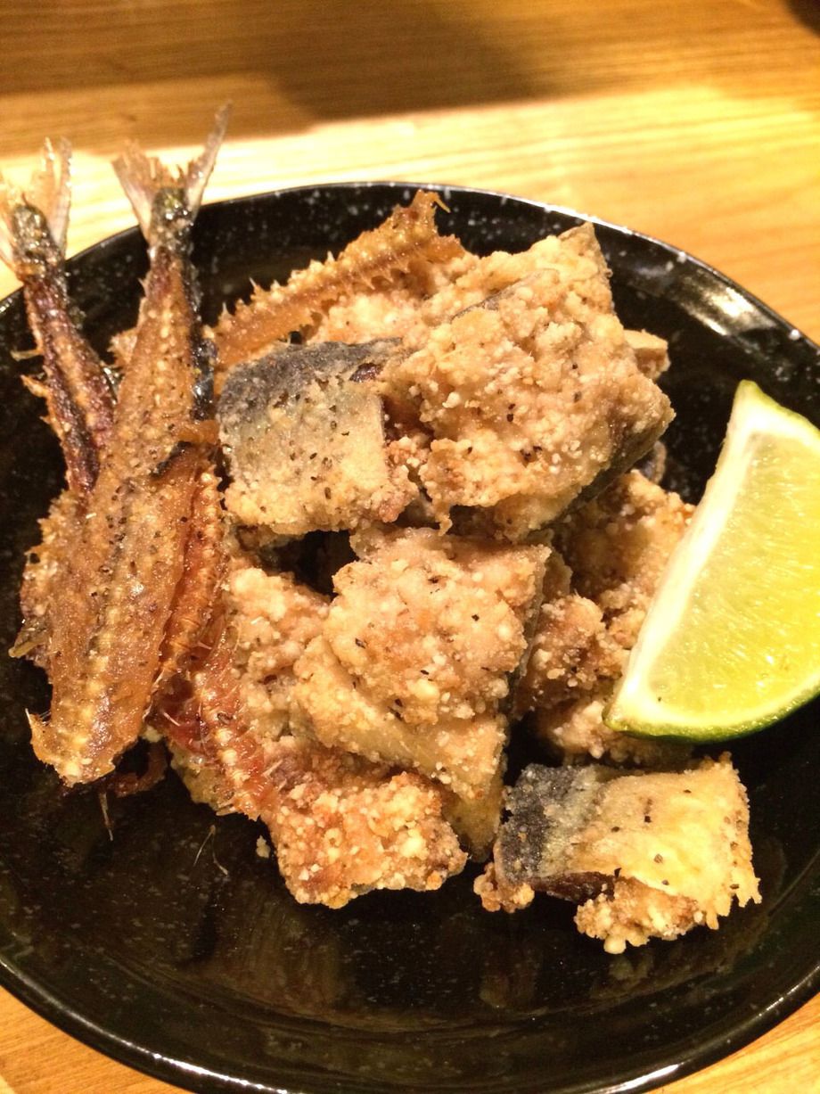 酥炸秋刀魚（(小)120 (大)220）