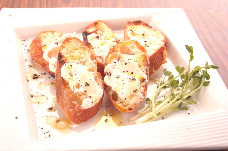 蜂蜜乳酪麵包 （160）