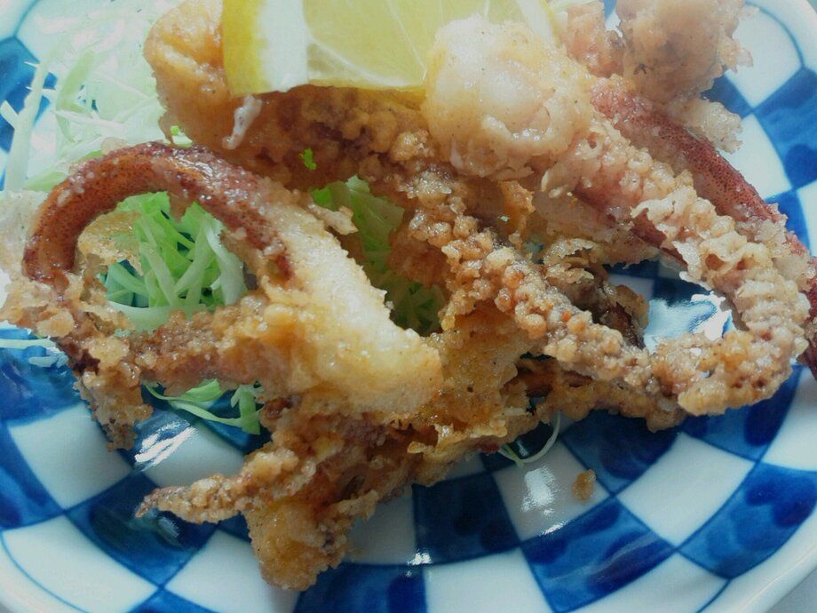 親父の定番　イカゲソのから揚げ（５９０円）