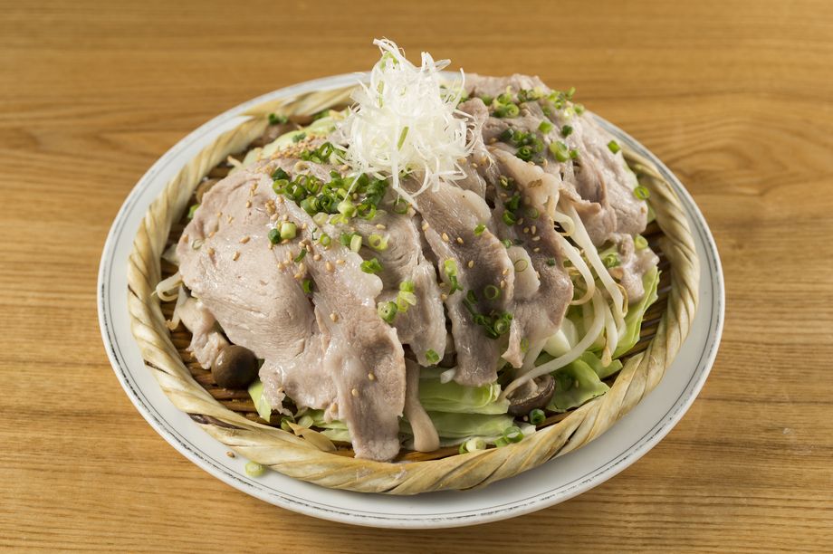 豚ロースとキャベツの塩蒸し（580円）