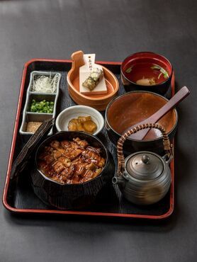 《贅沢な時》 朝〆、活あなごのひつまぶし