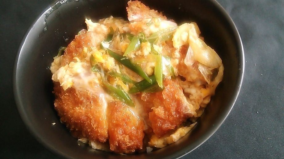 カツ丼（800円）