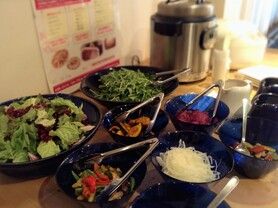 ※全てのランチにはスープバー、サラダバー、パン＆ご飯、コーヒー食べ放題が付きます★L.O（なくなり次第終了）★平日、雨の日は100円OFF