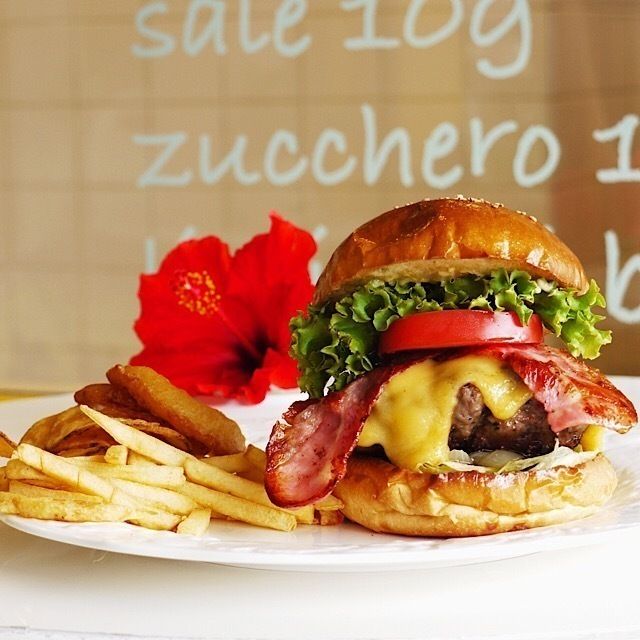 石垣牛ベーコンチーズバーガー（1230）