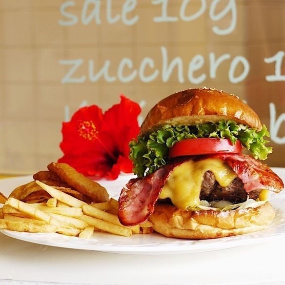 石垣牛ベーコンチーズバーガー