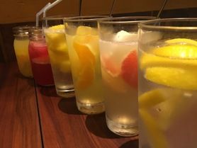 生果実凍らせちゃいました！フルーツサワー&カクテル！