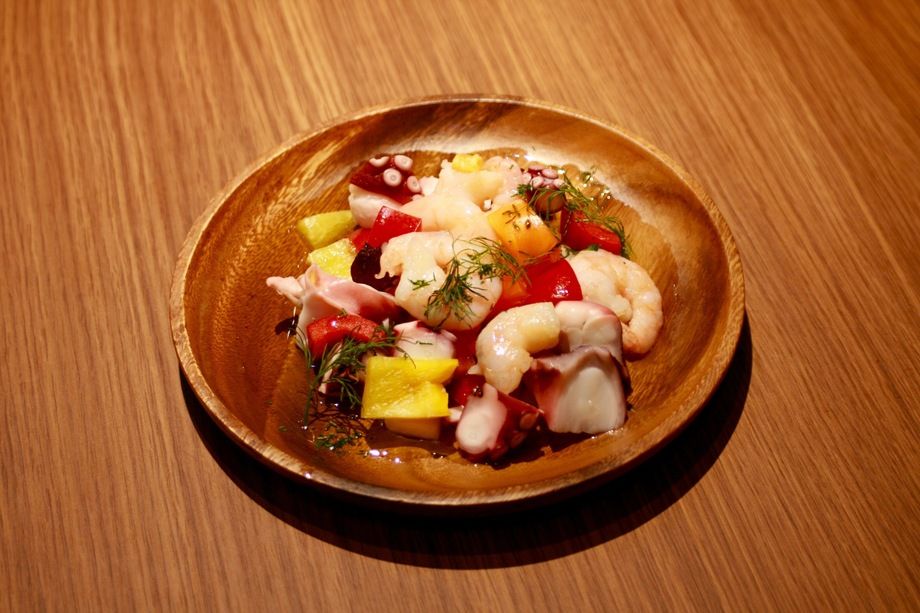 タコとエビのアヒージョ（880）