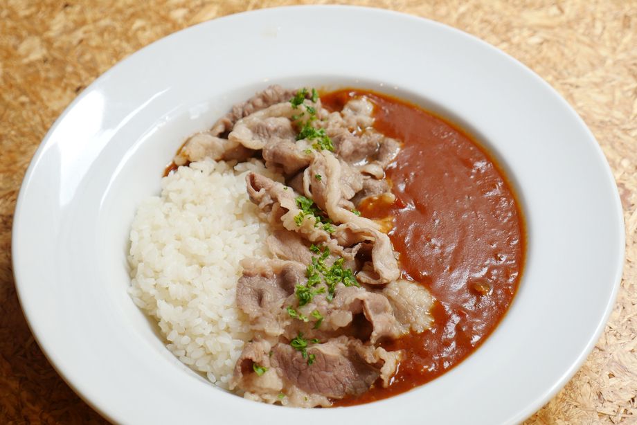 やわらか牛肉のせハヤシライス（1000円）