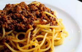 チーズ屋の焦がしパルミジャーノボロネーゼ