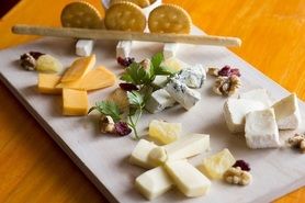 牧場直送チーズの盛り合わせ