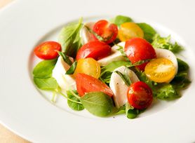 モッツァレラチーズとトマトのカプレーゼ