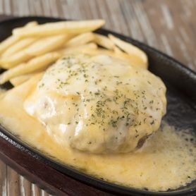 とろーりチーズの飲めるハンバーグ