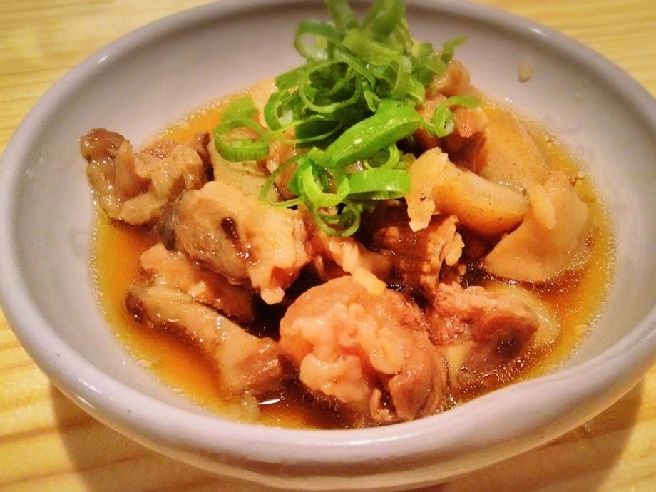 牛すじ煮こみ（ミニ400円／並600円）