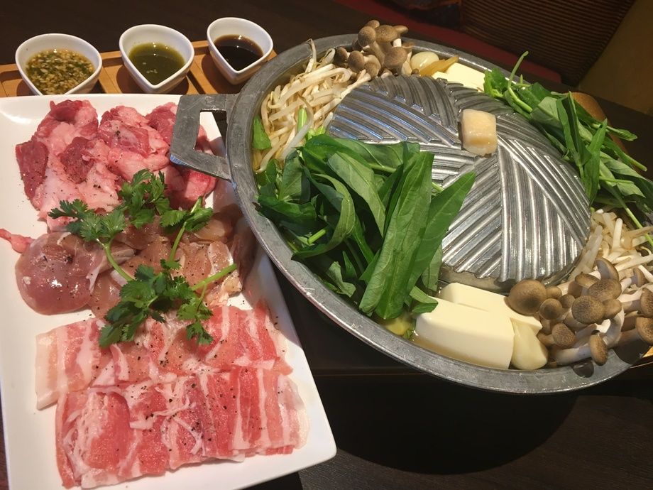 ムーガタ！タイ式焼肉鍋！