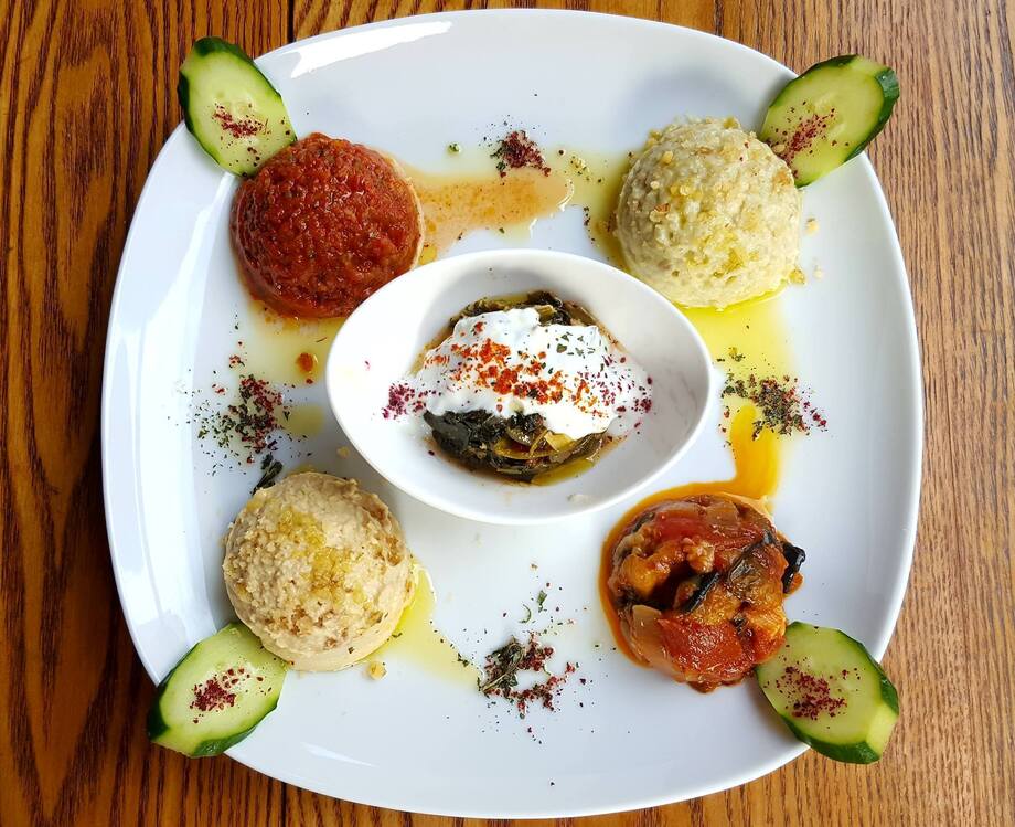 Meze（メゼ）。各種前菜。