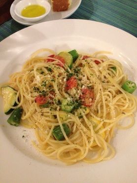 青森 ズッキーニとオクラ、フレッシュトマトのオイルベースパスタ