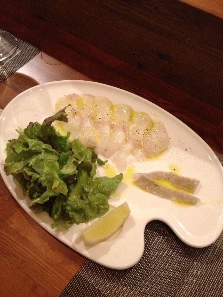 気仙沼 活け〆天然ヒラメのカルパッチョ（780円）