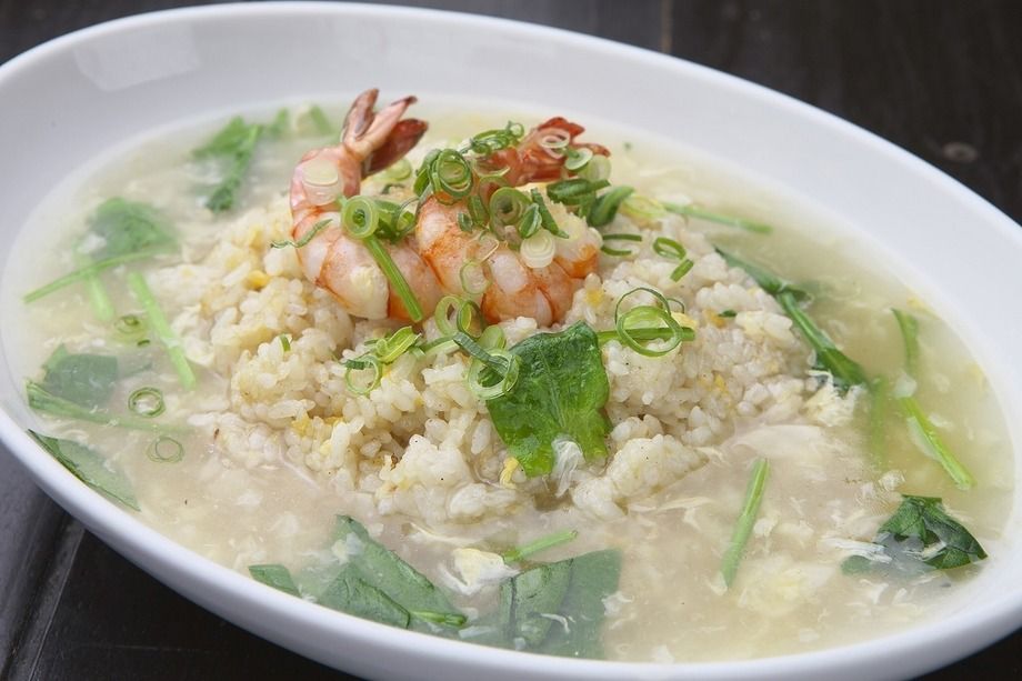 海老と玉子の餡かけ炒飯（680円）