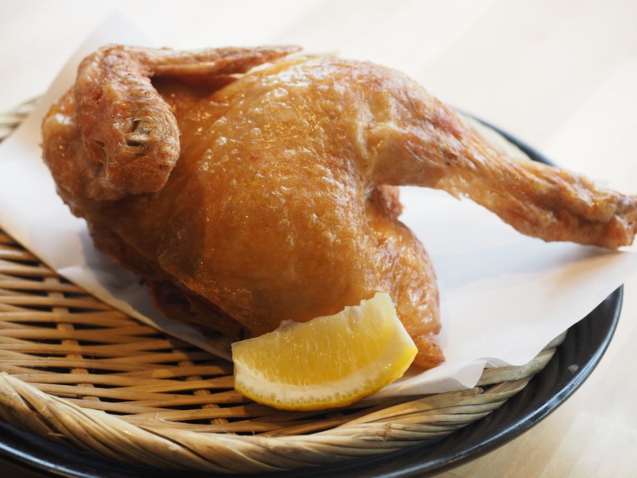 大山鶏の素揚げ（半身）