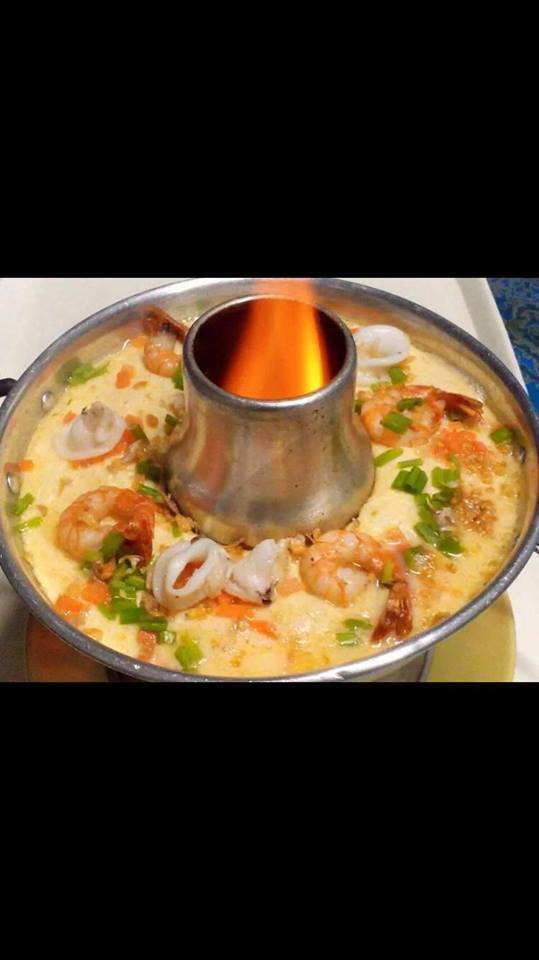 トムヤムクン　①一人前　②３～５人前（①８９０円　②１８００円）