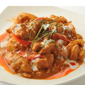 パッ・ビーゲン　①ガイ（鶏）　②ヌー（豚）　③ヌアー（牛）　④プラームック（イカ）（①８００円　②８００円　③８９０円　④８９０円）