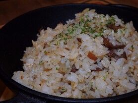 牛スジ入りガーリックライス