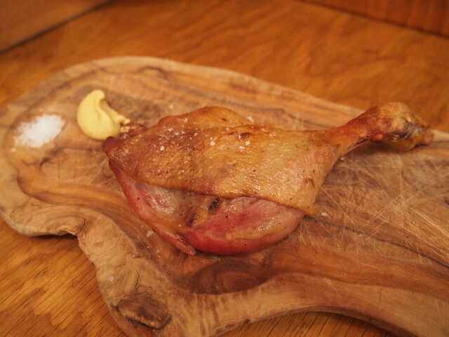 蔵王香鶏モモ肉のコンフィ 〜マスタードソース〜